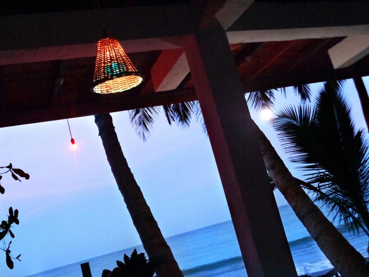Reggae Zone Beach Resort Тангалла Экстерьер фото