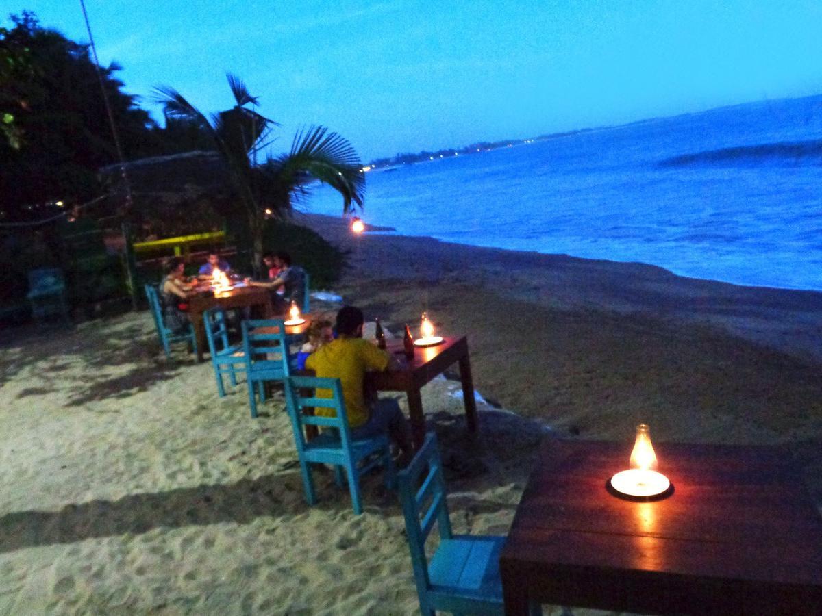 Reggae Zone Beach Resort Тангалла Экстерьер фото
