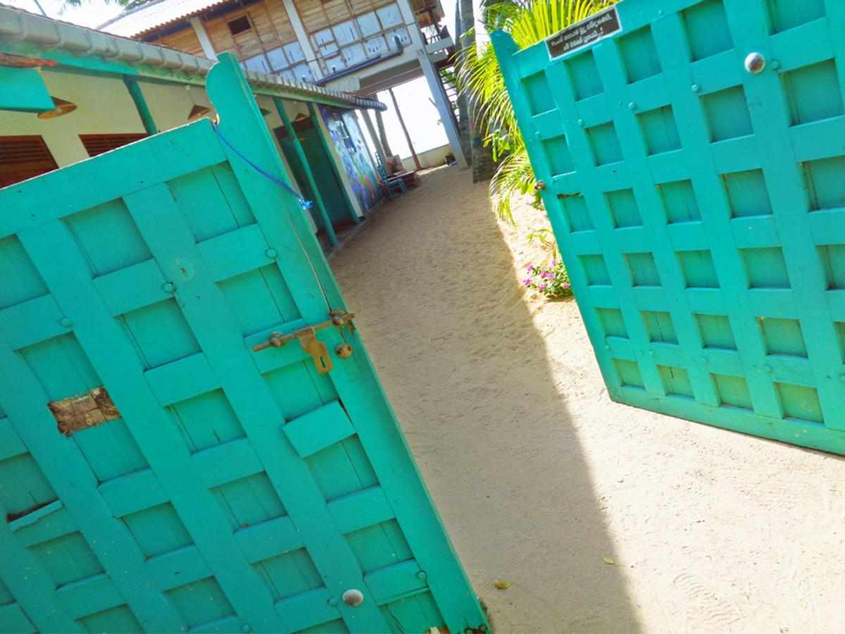 Reggae Zone Beach Resort Тангалла Экстерьер фото