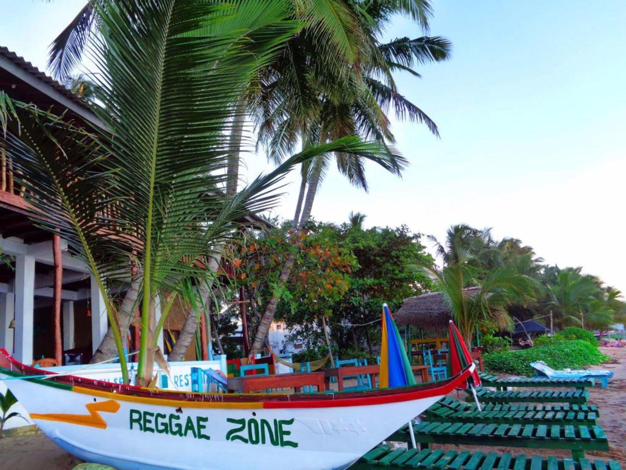 Reggae Zone Beach Resort Тангалла Экстерьер фото